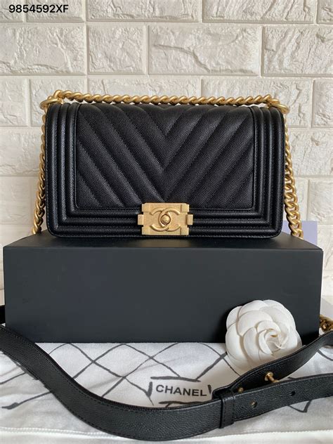 chanel le boy chevron original rechnung neuwertig|chanel leboy bag.